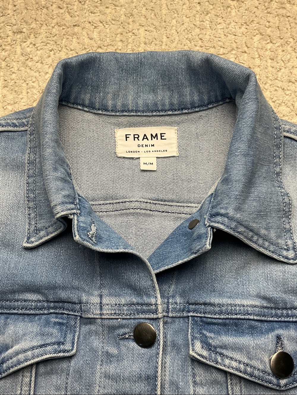 Frame Denim Women’s Willoughby Scallop Hem Light Blue Jean Jacket Size Medium - Picture 3 of 16